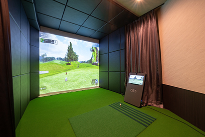東京都千代田区神田神保町にオープンしたOTCゴルフスタジオ様に『QED弾道解析型シミュレーター』を設置致しました。